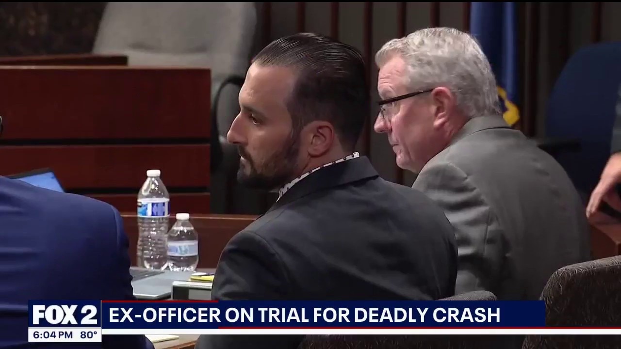 Trial begins for ex-Warren police officer in crash that killed 2 men