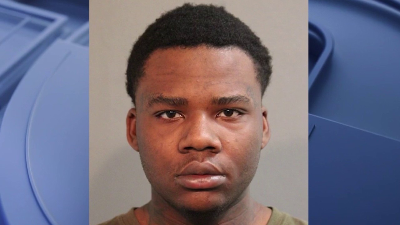 Suburban man charged in Chicago robbery tied to hospital shooting of police officers