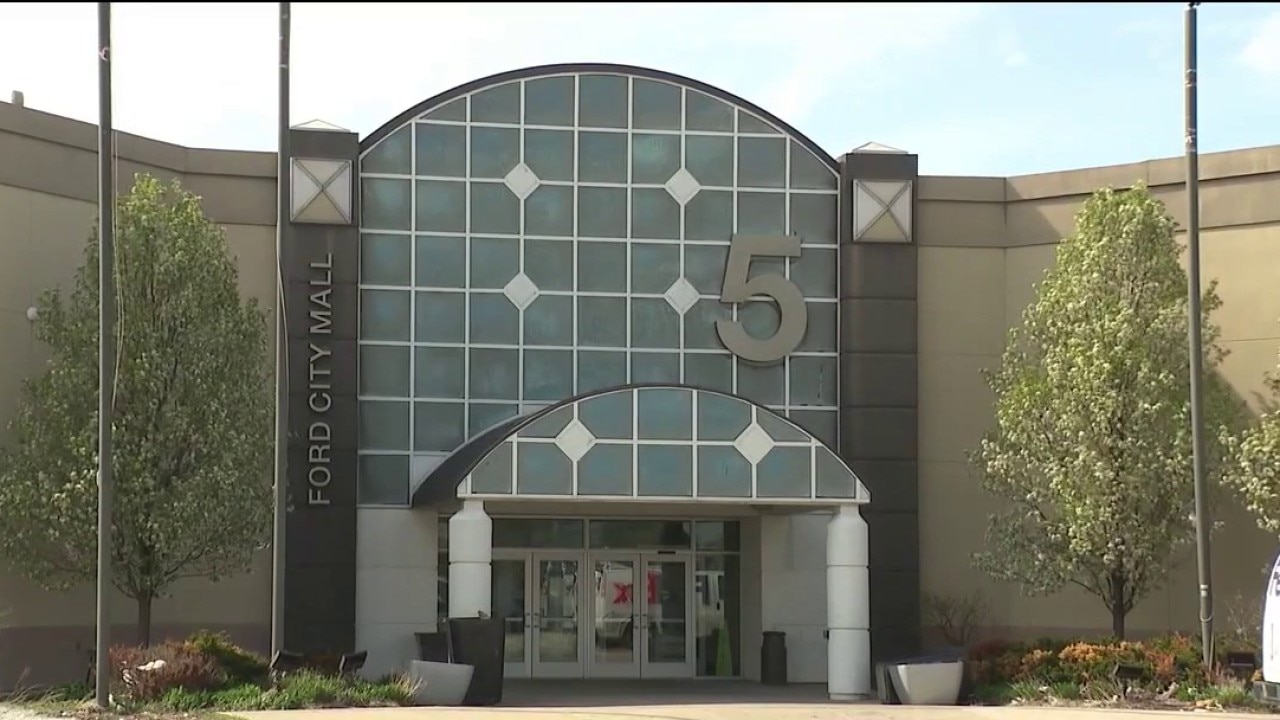 Ford City Mall ordered to close