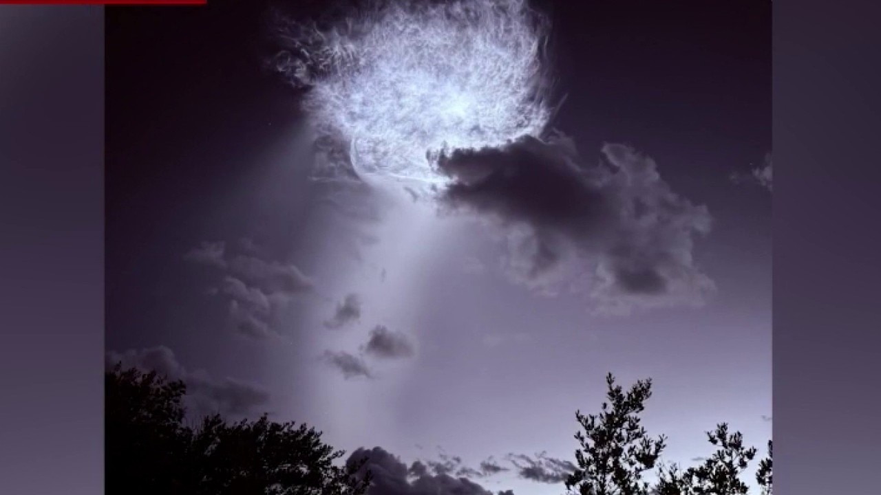 Space-X launch creates jellyfish effect