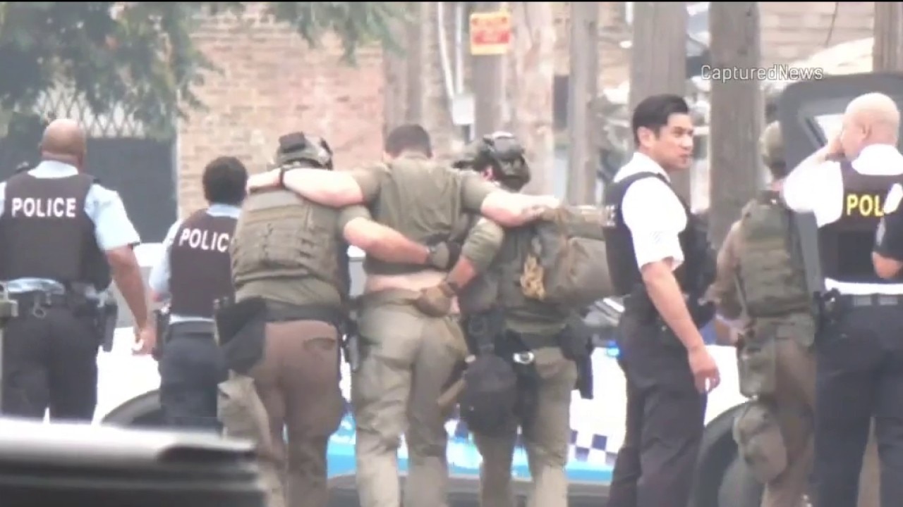Chicago SWAT officer shot during Albany Park domestic call expected to make full recovery