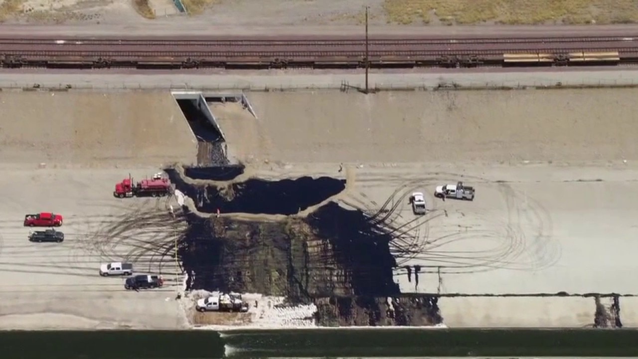LA River oil spill contained as cleanup continues