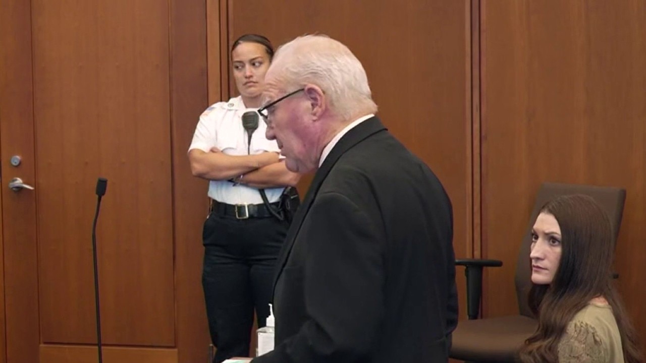 Judge officially declares mistrial in Lindsay Clancy case