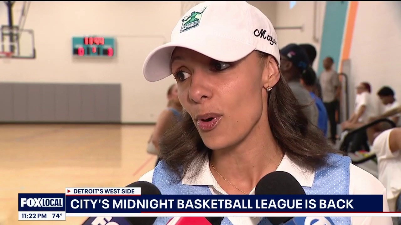 Midnight basketball league returns to Detroit