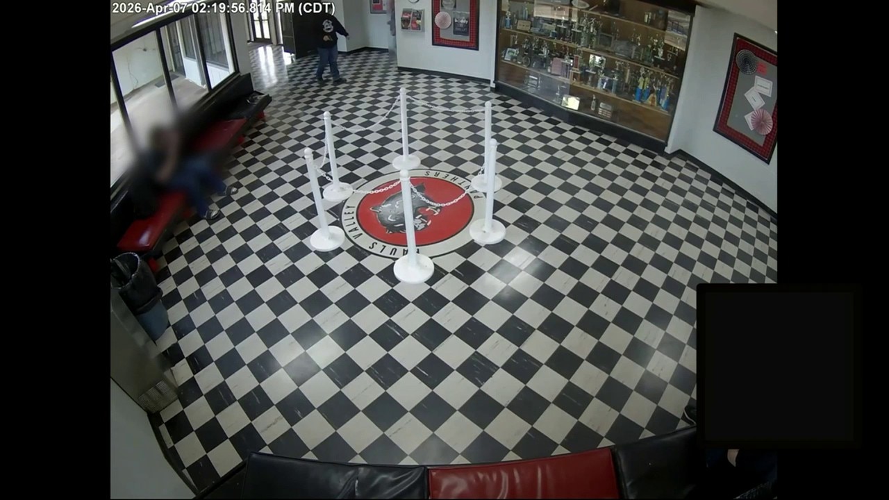 Oklahoma principal tackles gunman