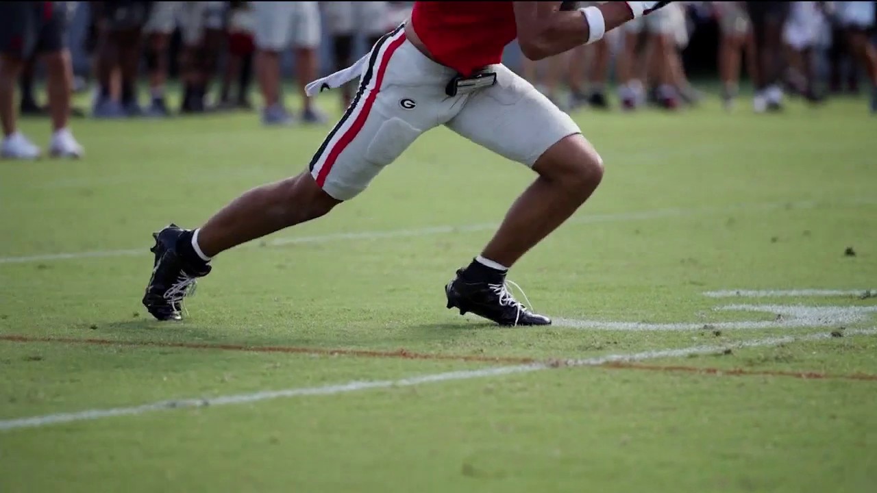 Georgia defeats Oklahoma 41-13 between hedges