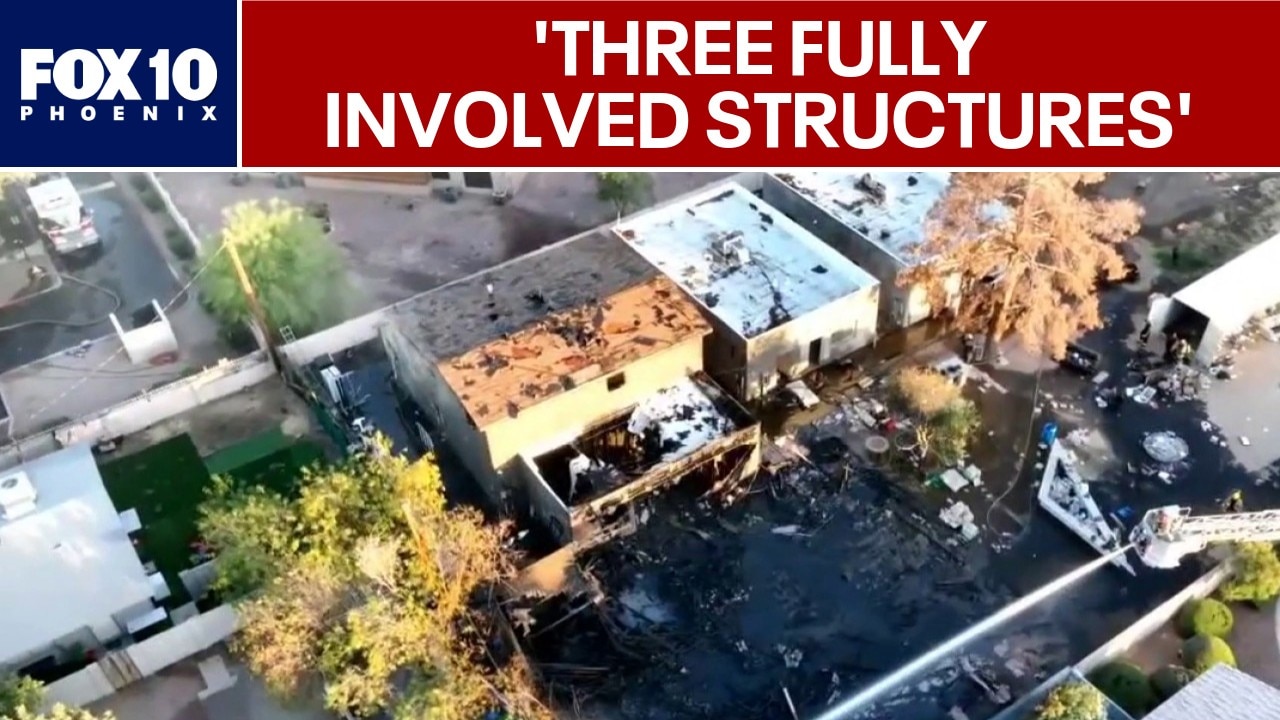 Fire destroys three empty homes in north Phoenix