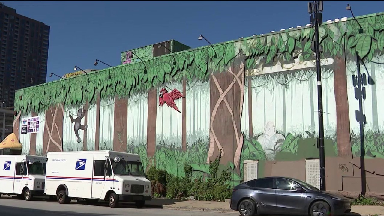 Former home of Rainforest Cafe facing foreclosure