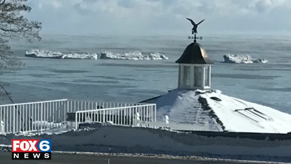 Huge ice chunks form on Lake Michigan