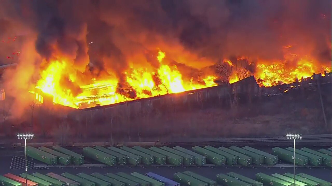 Fire in Elizabeth, NJ engulfs large industrial building