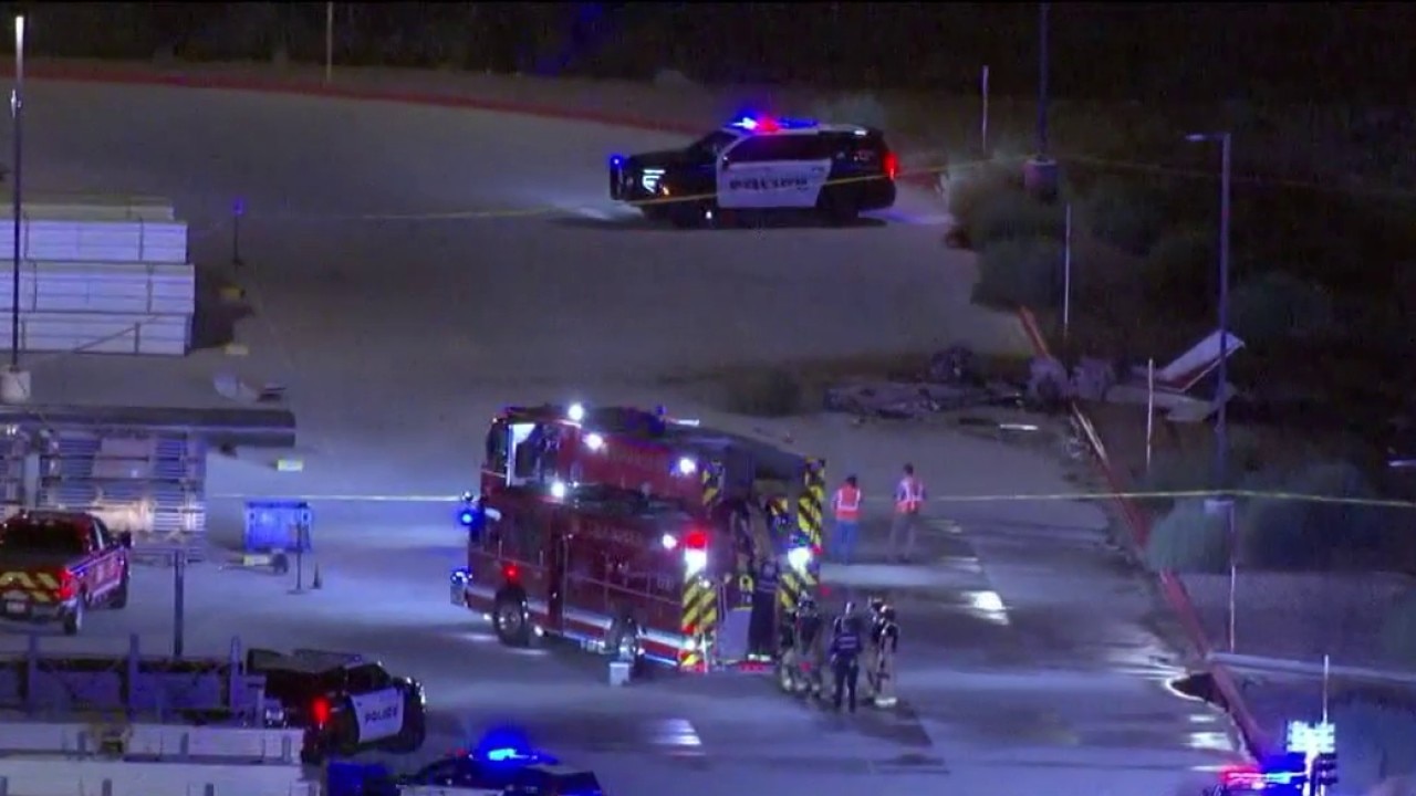 1 dead after plane crashes near Chandler airport