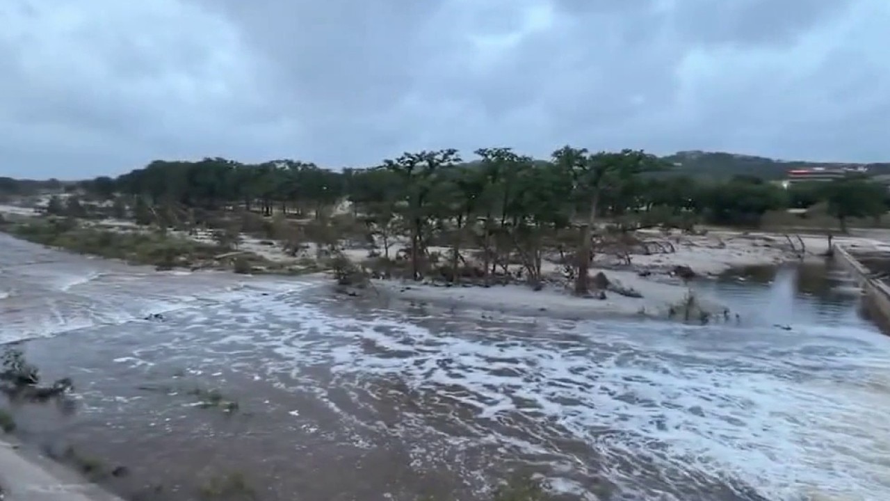 Texas floods: Kerrville families plead for more help
