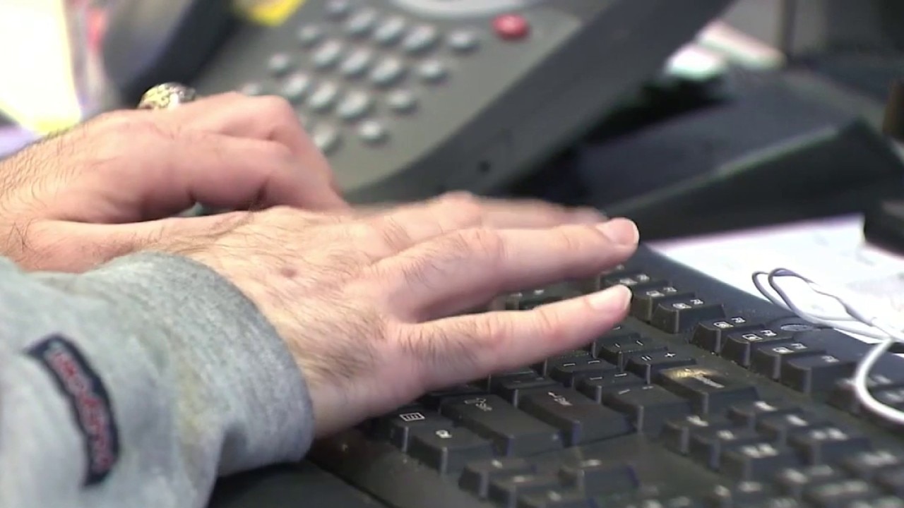 Sen. Sanders reintroduces 32-hour work week bill