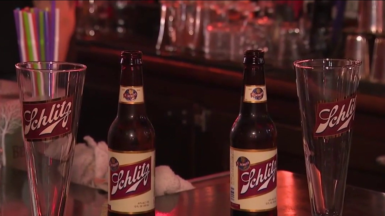 Chicagoans say goodbye to Schlitz beer