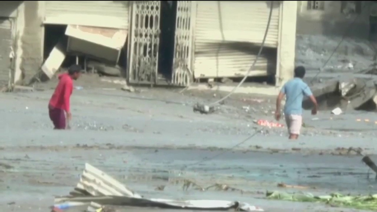 What caused the Nepal flood wave?