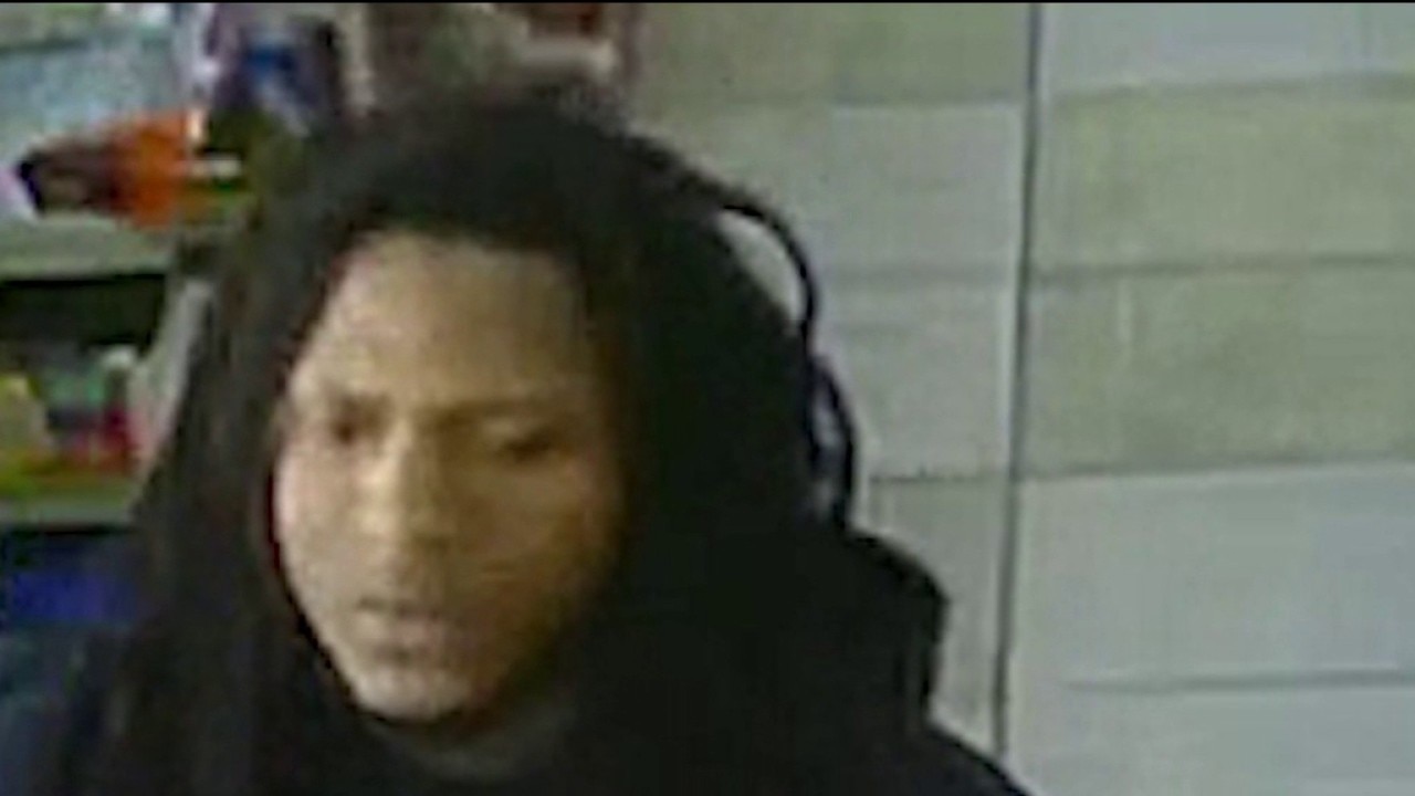 Atlanta Police seek suspect in Shell store robbery