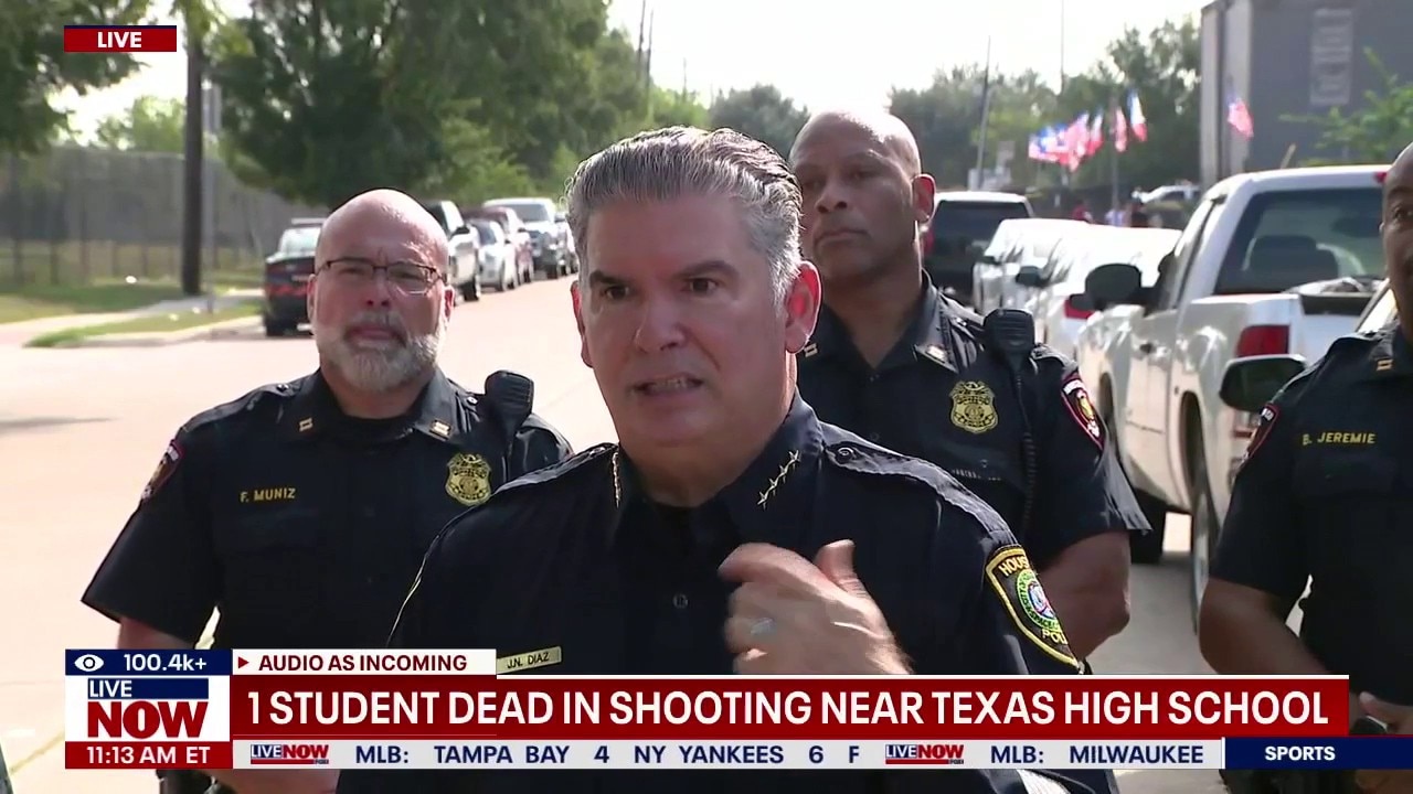 Student killed in shooting near Texas High School