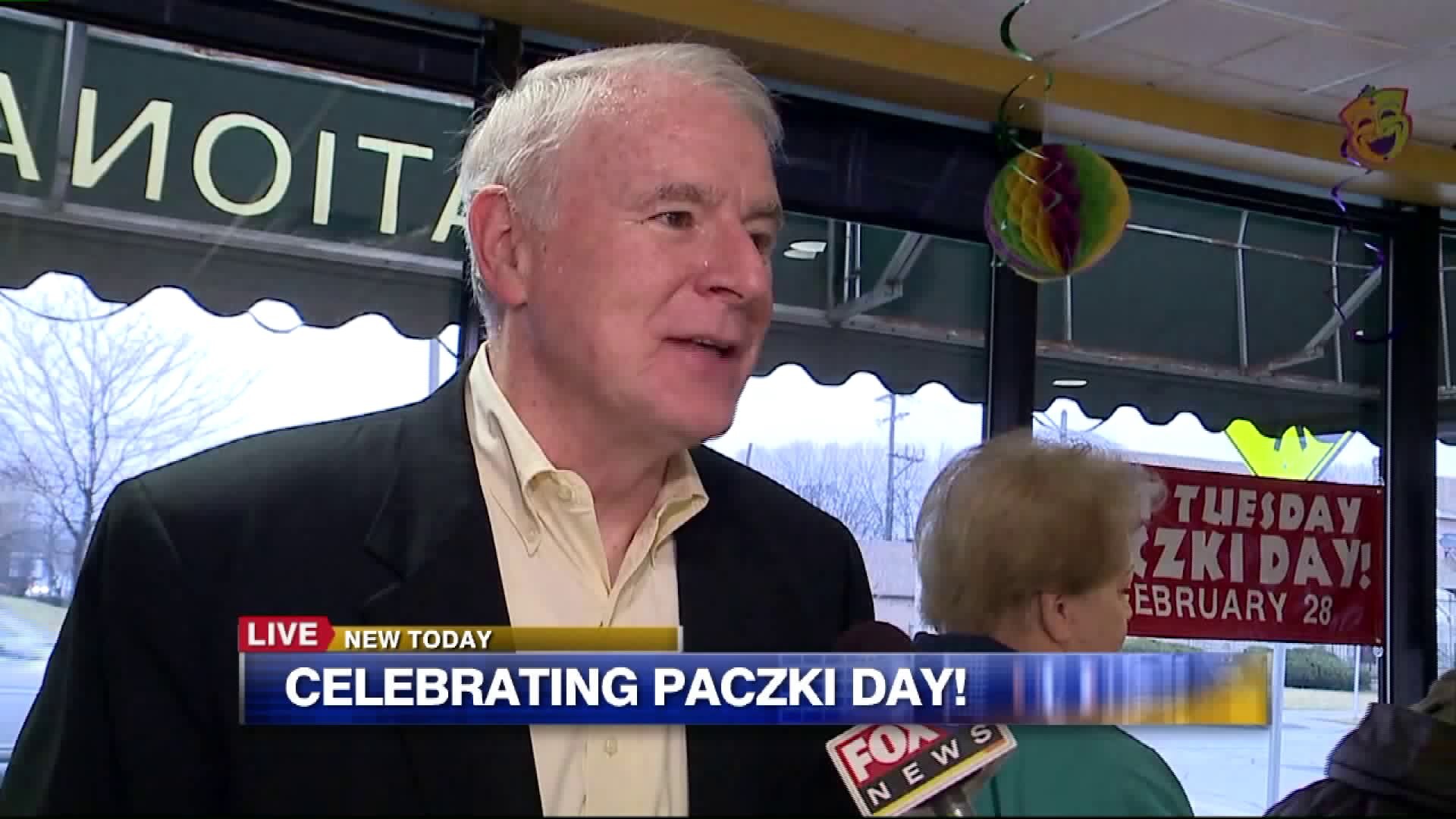 Mayor Tom Barrett stops by National Bakery & Deli to celebrate Paczki Day!