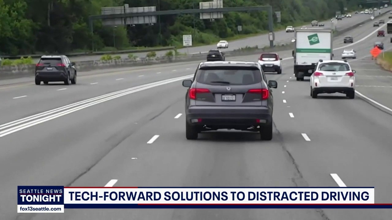 Experts warn of distracted driving as smartphone use rises