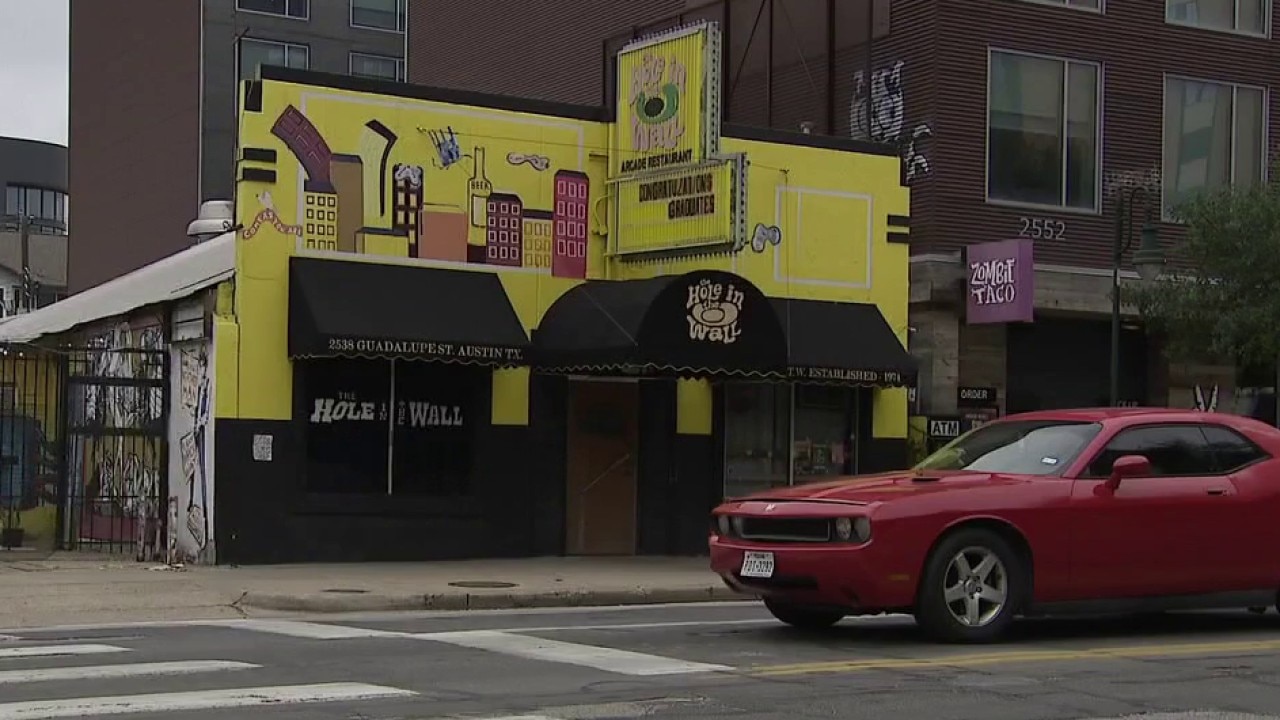 The Hole in the Wall: Look at iconic Austin venue