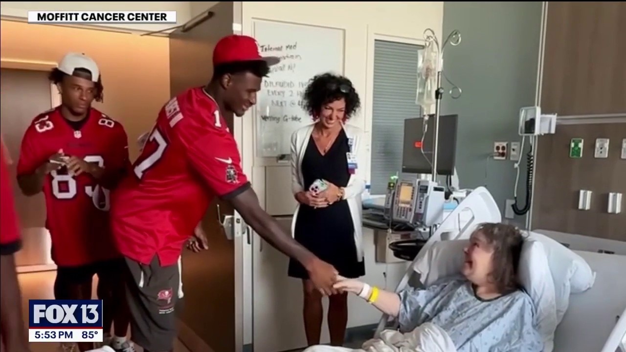 Bucs rookies out in the community