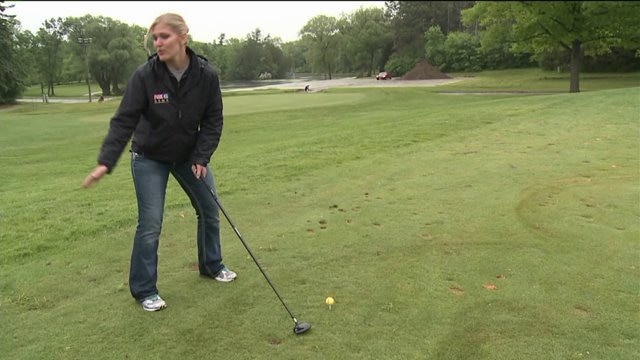 Laura puts her golf skills to the test