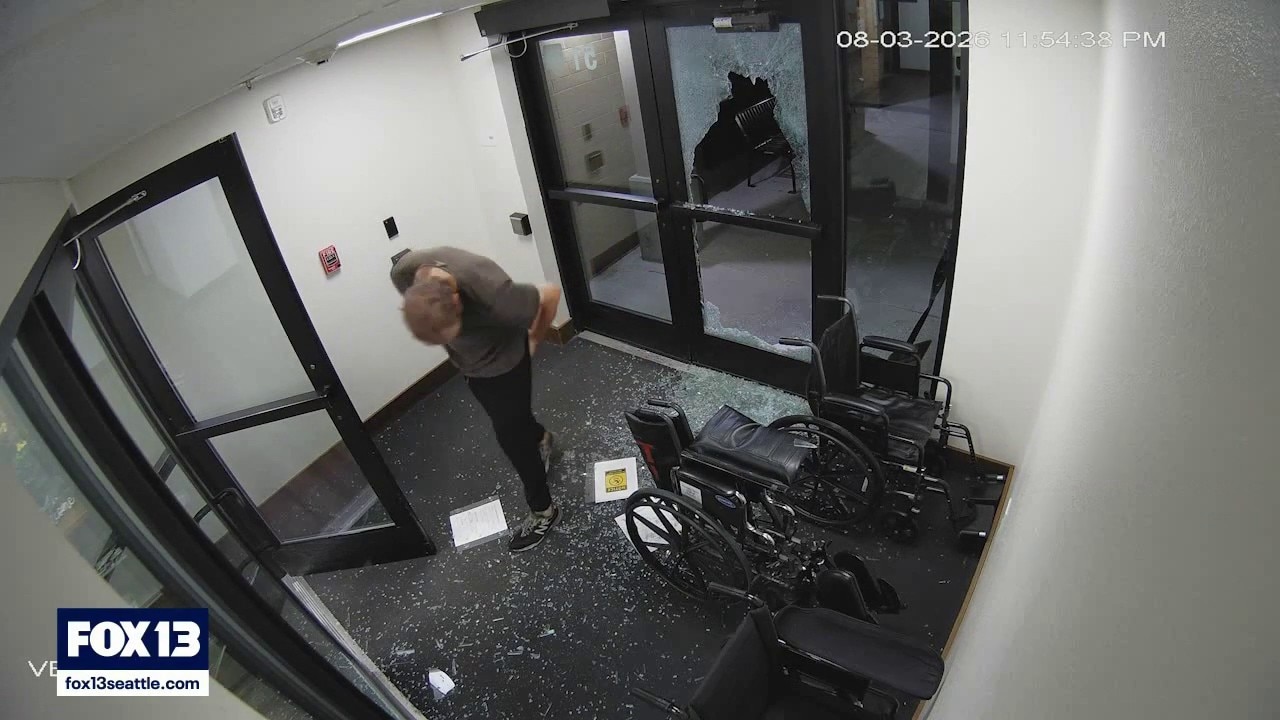 Video shows moments before Renton murder, officer stabbing