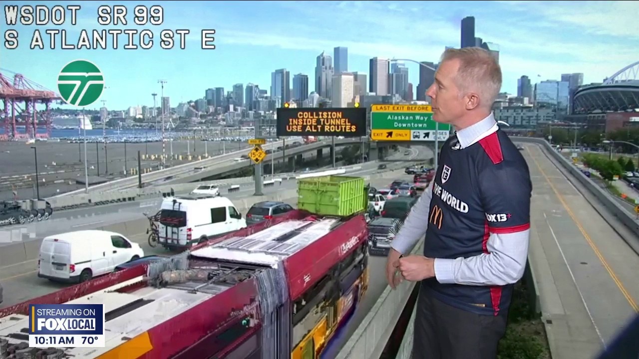 Crash on northbound SR 99 in Seattle causes backups