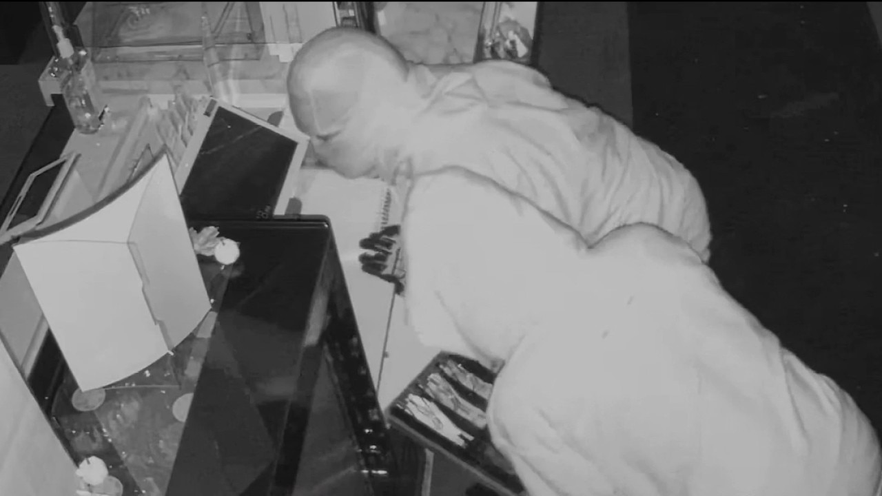 Two Hyde Park coffee shops broken into overnight: "It's sad"