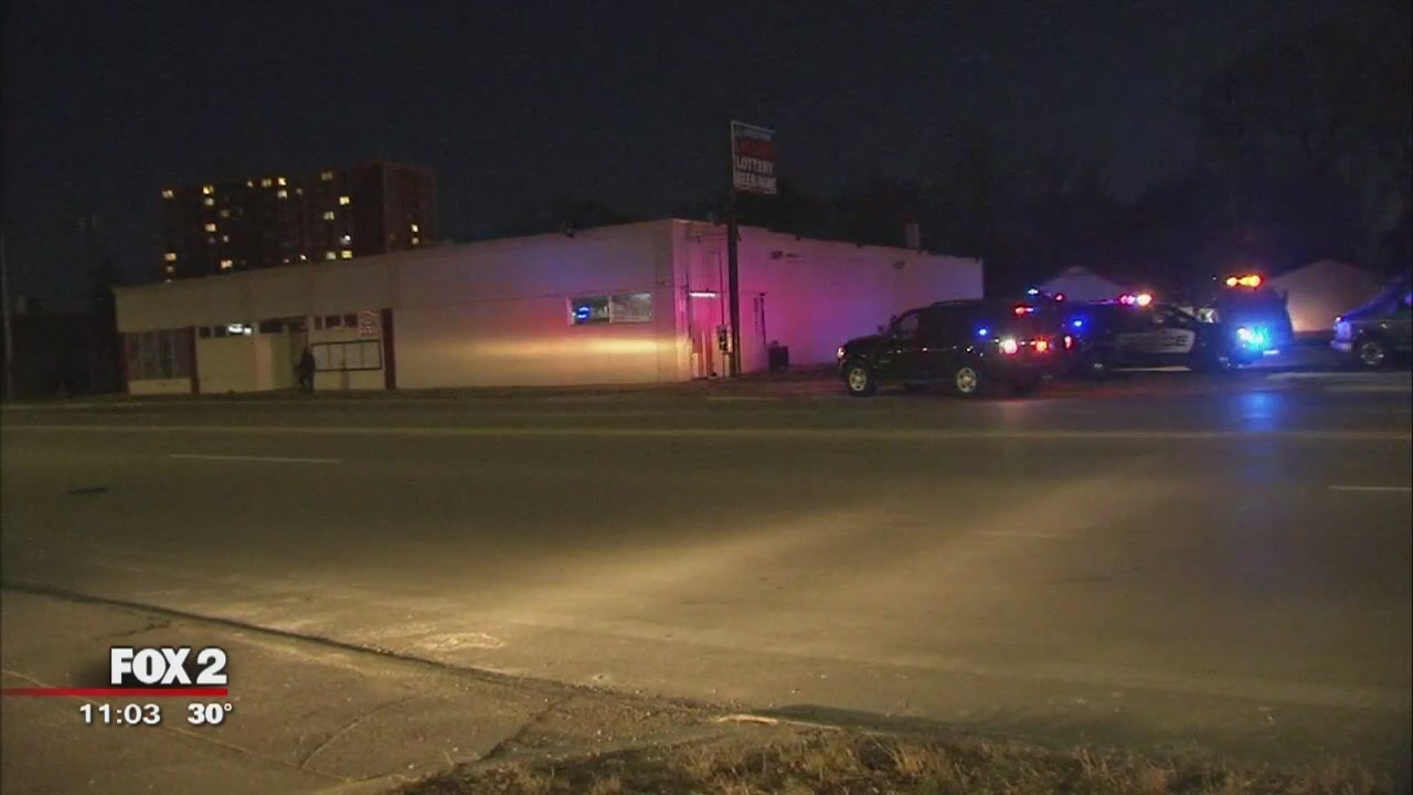 Man chases package thief, shoots him outside Dearborn Heights party store