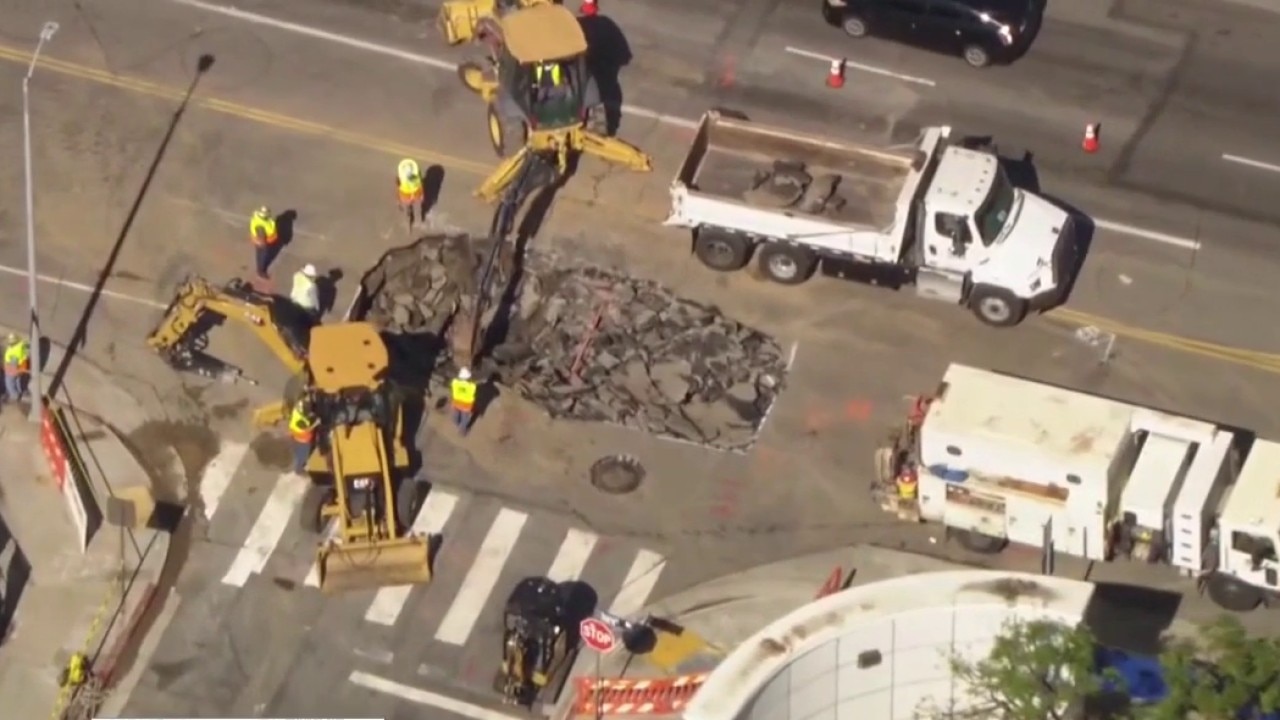 Hollywood sinkhole raising infrastructure concerns around LA