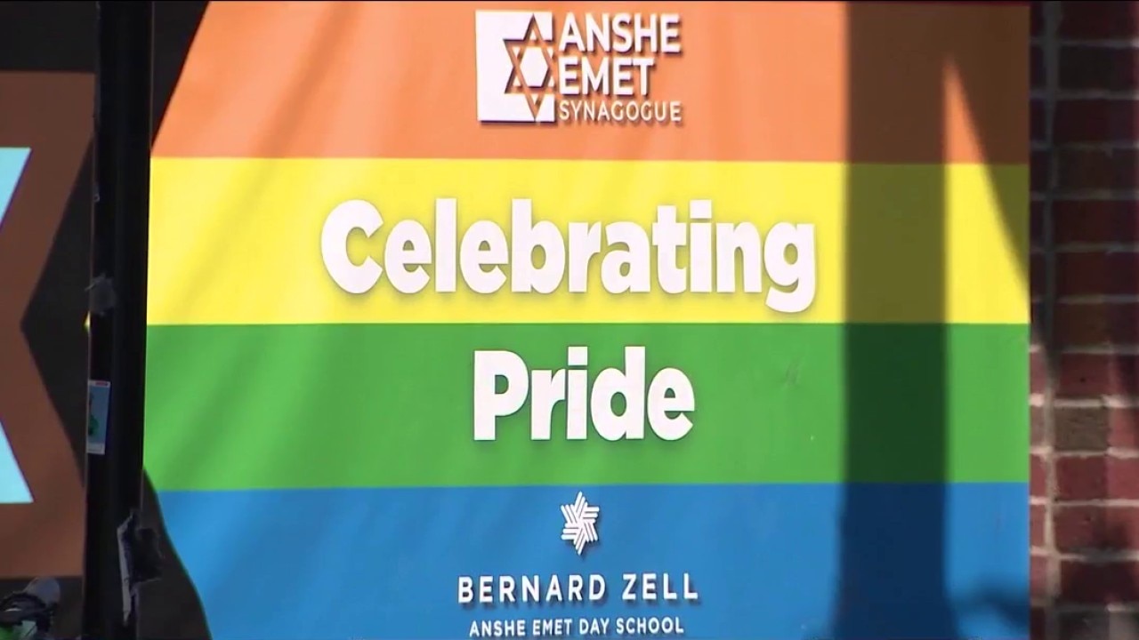Preparing for Sunday's Chicago Pride Parade