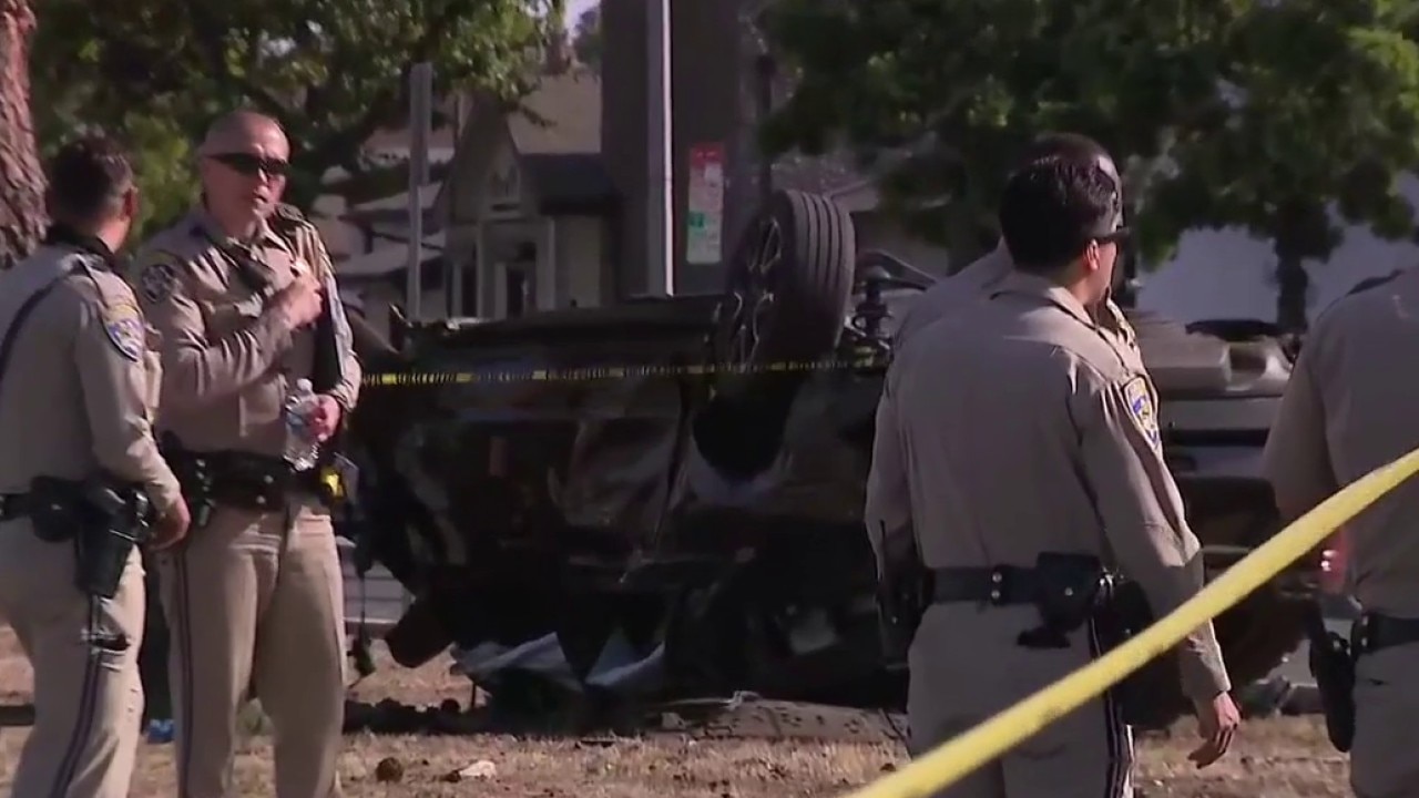 1 killed in South LA 5-car crash