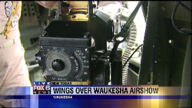 Laura tours plane at Wings Over Waukesha
