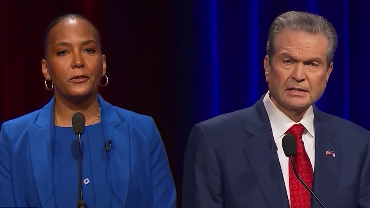 Tight governor race hinges on early voting turnout
