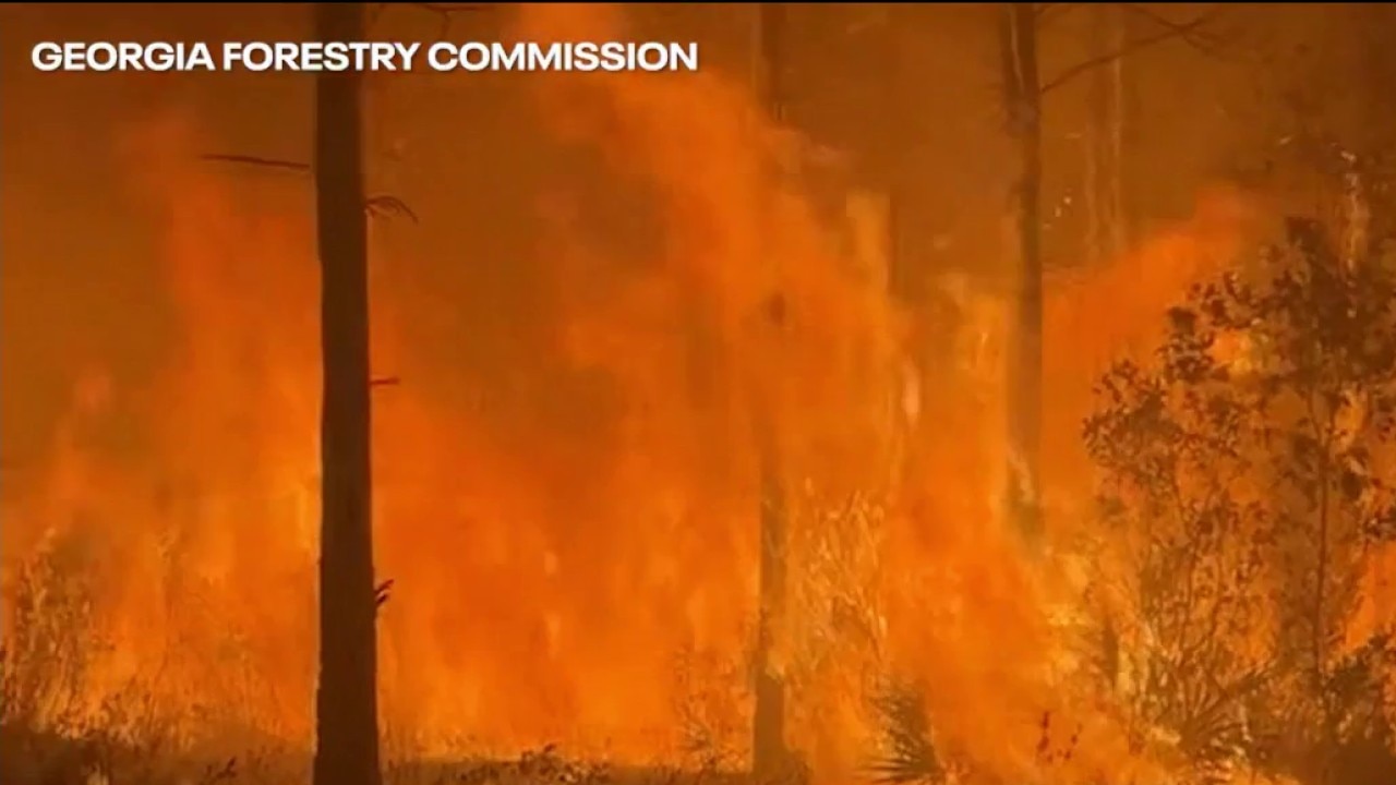 Wildfires scorch 21,000 acres in South Georgia
