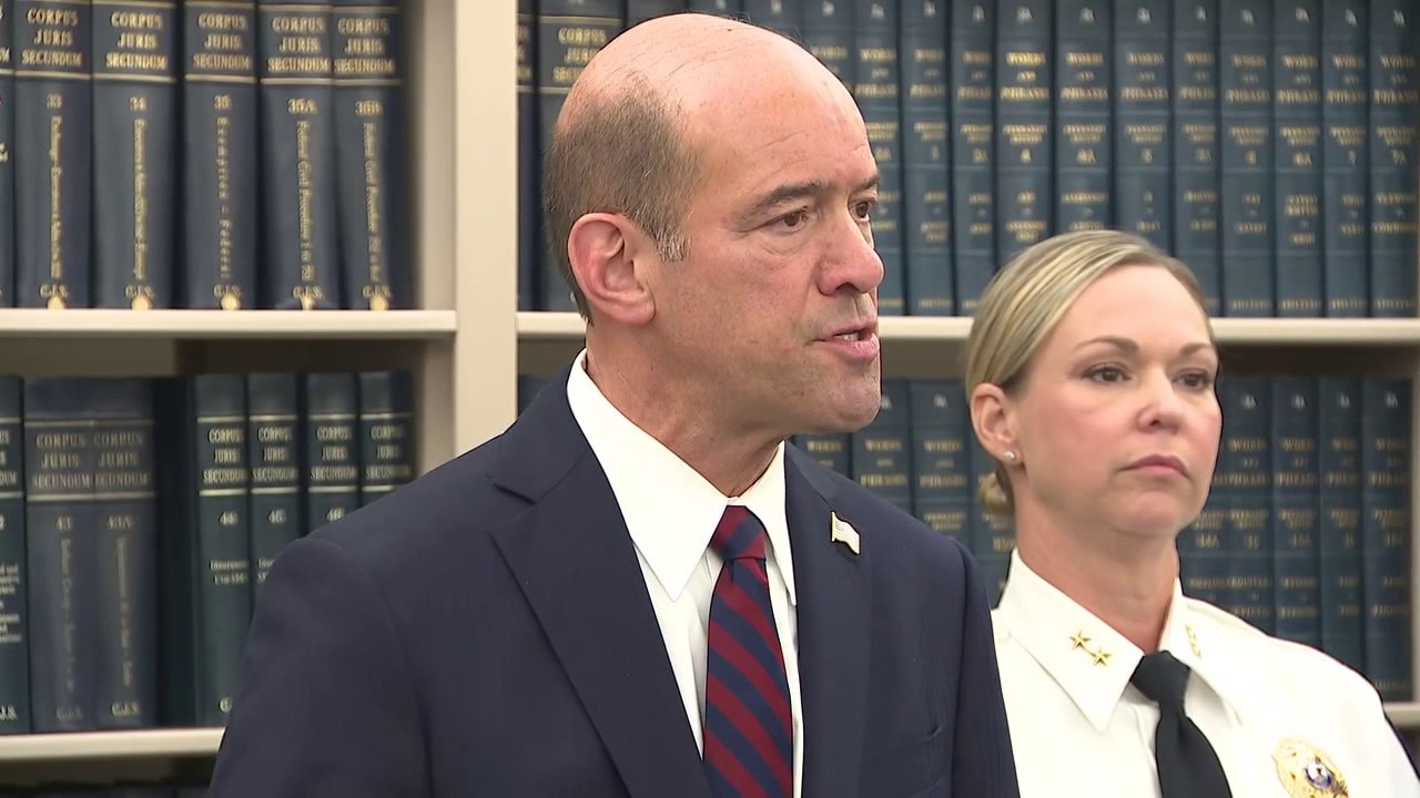 Oak Brook shooting: DuPage County officials explain what led up to mall shooting