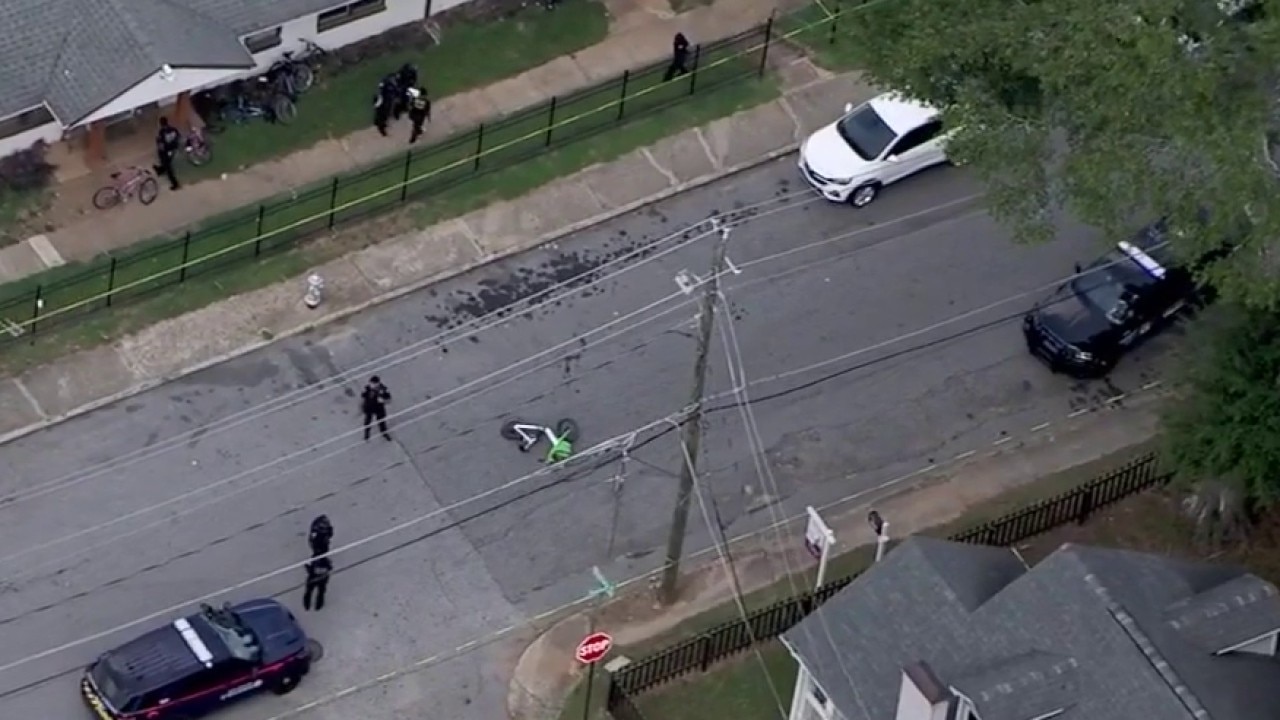 Police investigate double shooting in southwest Atlanta