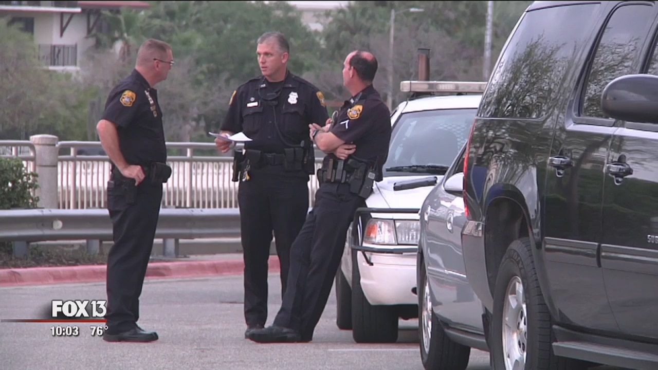 Tampa officer shot, 2 suspects killed