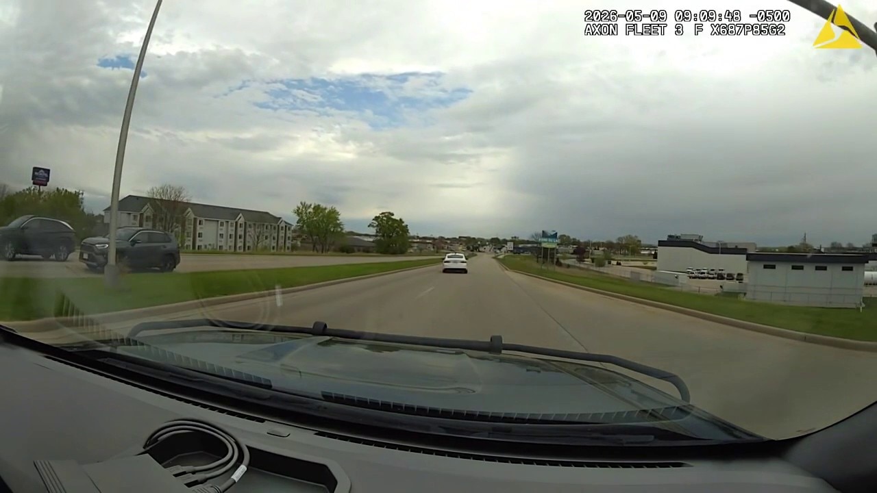 Car flies over traffic while fleeing deputy