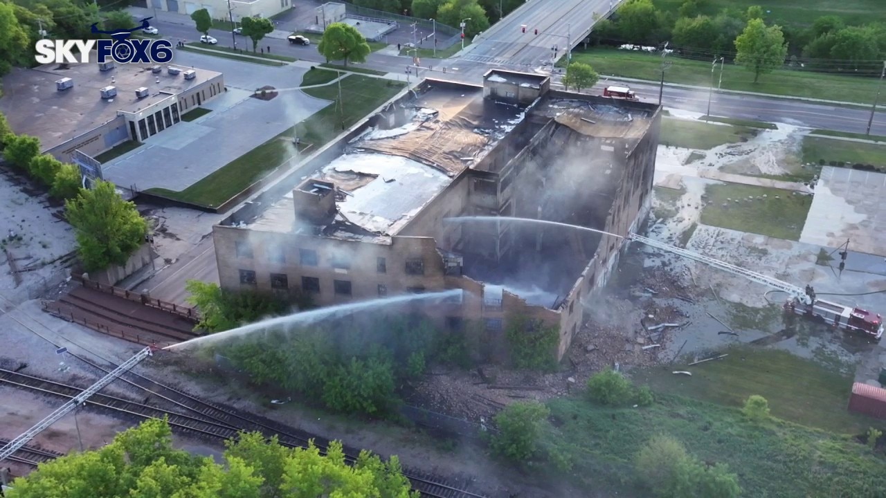 SKYFOX: Massive fire near 32nd and Hampton