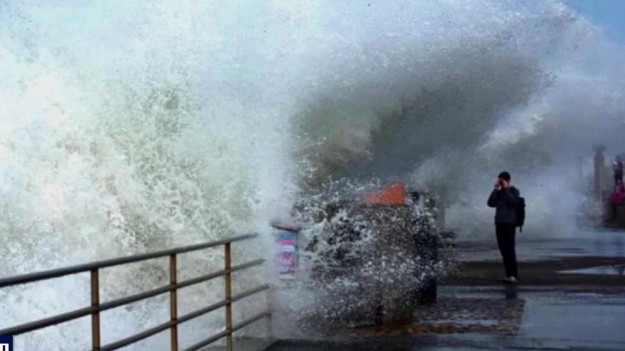 King tides, global warming and sea-level rise projections