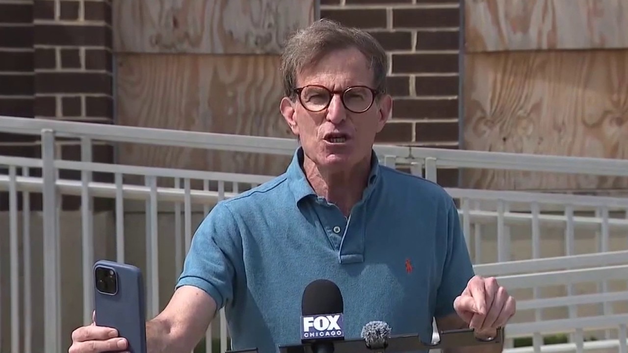 Chicago attorney sues ICE officer who assaulted him in suburb