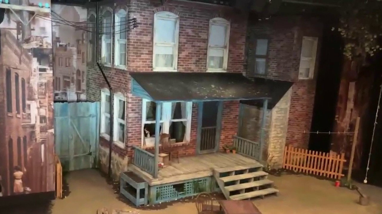 Fox Gives hosts New Manchester High at Theatrical Outfit