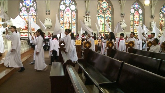 Promoting peace and hope: South side church hosts special mass to denounce violence