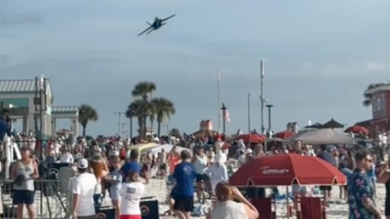 Navy investigating  after Blue Angels jet flies low over beachgoers in Pensacola, Florida