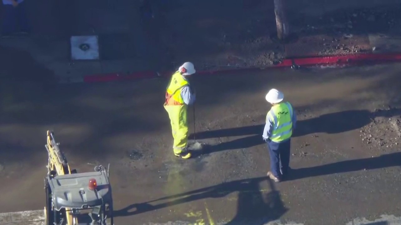 Water valve leak floods Santa Monica Blvd. in WeHo