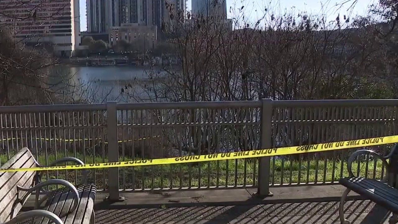 Body found in Lady Bird Lake; APD investigating