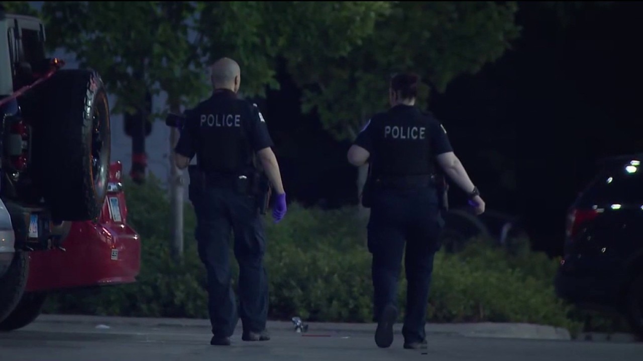 Man fatally shot as armed robbers flee Brighton Park gas station