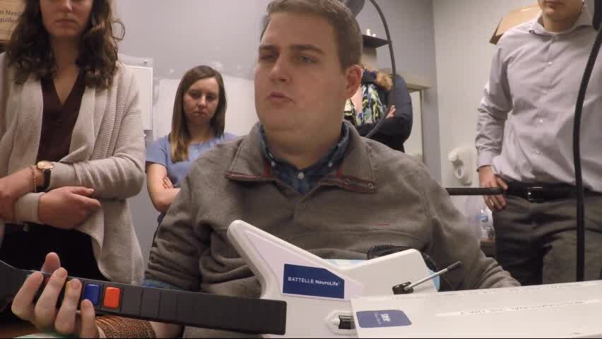 Man Uses His Own Brainwaves To Retrain His Paralyzed Hand
